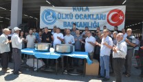 Kula’da MHP ve Ülkü Ocakları Aşure Hayrı Gerçekleştirdi