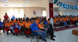 Kamp Öğrencileri Kula Meslek Okulunu Gezdi
