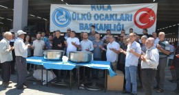 Kula’da MHP ve Ülkü Ocakları Aşure Hayrı Gerçekleştirdi