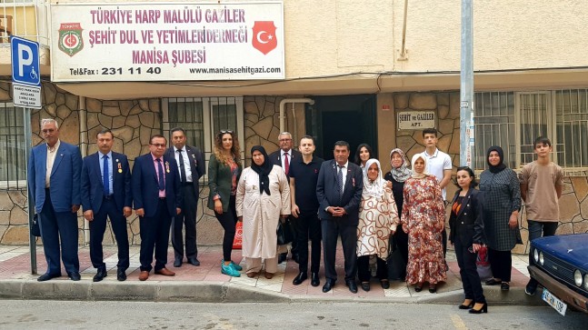 Osmaniyeli şehit ailelerinden ziyaret