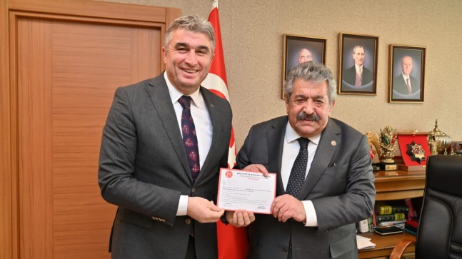 Oy Rekortmeni  Başkan Adaylık Başvurusunu Yaptı