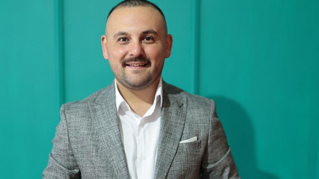 Muhtar Adayı Mordon’lu vatandaşlarının Yeni Yılını Kutladı.