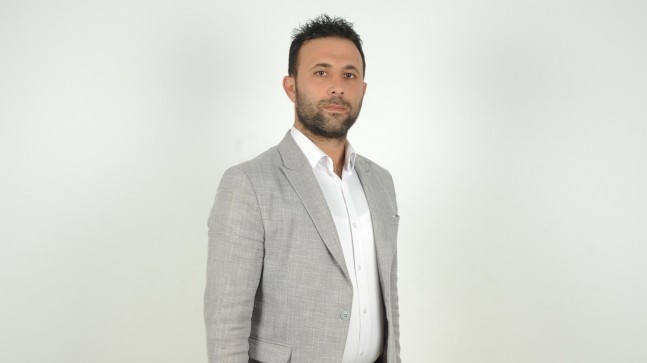 Muhtar adayı Yaşar Kula halkının yeni yılını kutladı.