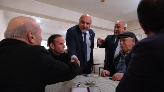 İYİ Partili Özcan’ı vatandaşlar bağrına bastı