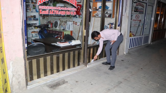 Kula Ülkü Ocakları Ahilik haftasında esnafa siftah parası dağıttı