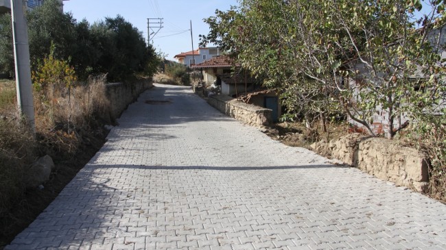 Sarnıç’ta Kilit Parke Taş Döşeme Çalışmaları Sürüyor