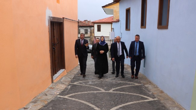 (MCBÜ) Rektörü Prof.Dr.Rana Kibar Kula’yı Ziyaret Etti