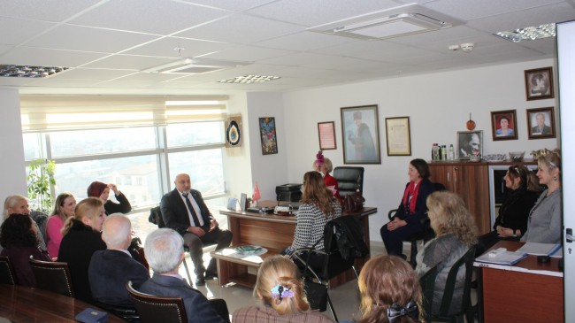 ÖZCAN, “KADINLARIMIZIN EMEKLERİNİ DAHA DA DEĞERLİ HALE GETİRECEĞİZ”