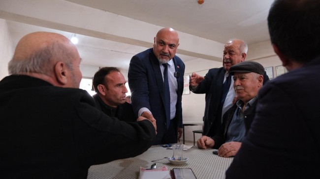 İYİ Partili Özcan’ı vatandaşlar bağrına bastı
