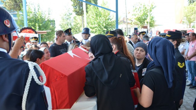 YÜCEL YEŞİL SON YOLCULUĞUNA UĞURLADI